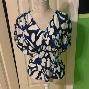 LOFT Navy, White & Blue Floral V-Neck Blouse
Size Petite LARGE